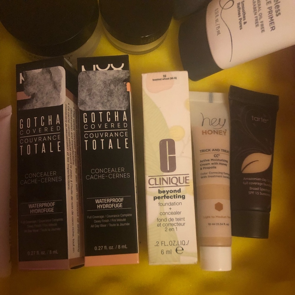 Makeup bundle!!! 💙❤️ - Picture 3 of 9